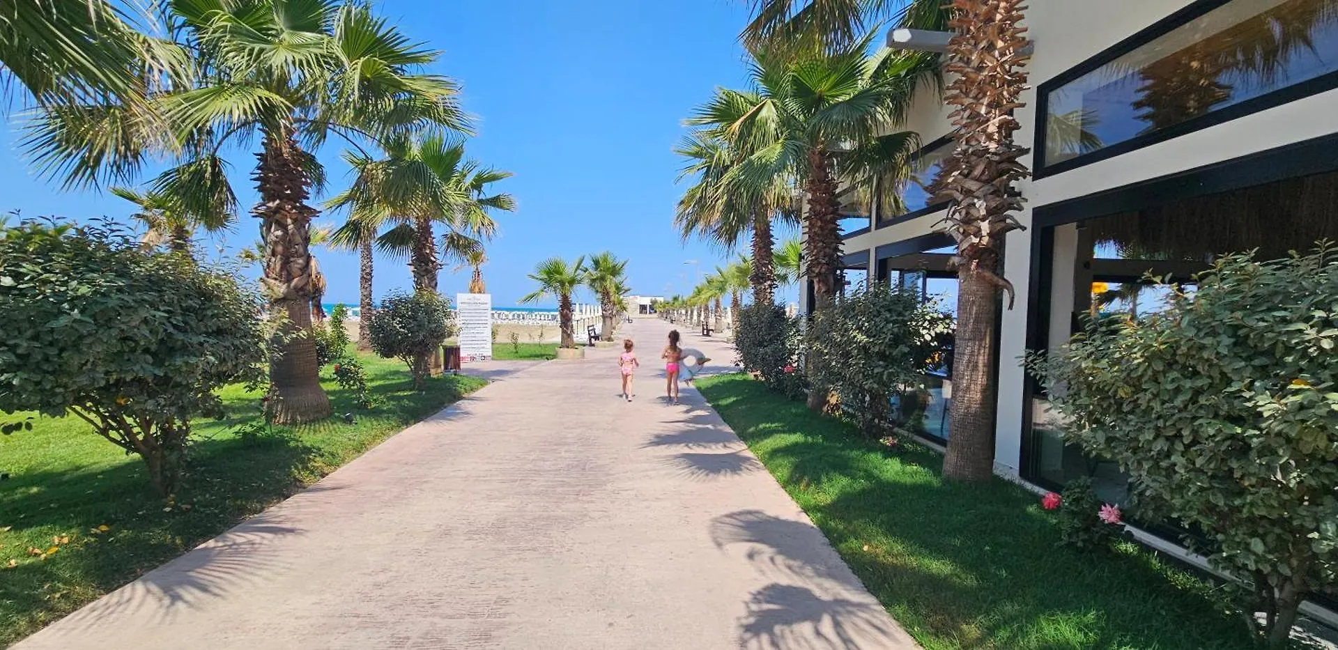 Bright Apartment Steps From The Shore Qerret 0*,
